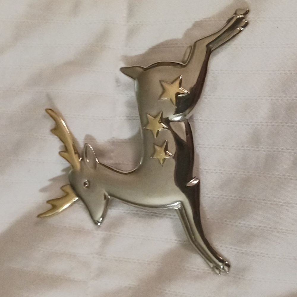 Reindeer brooch